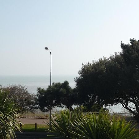 קלקטון און סי Esplanade Hotel מראה חיצוני תמונה