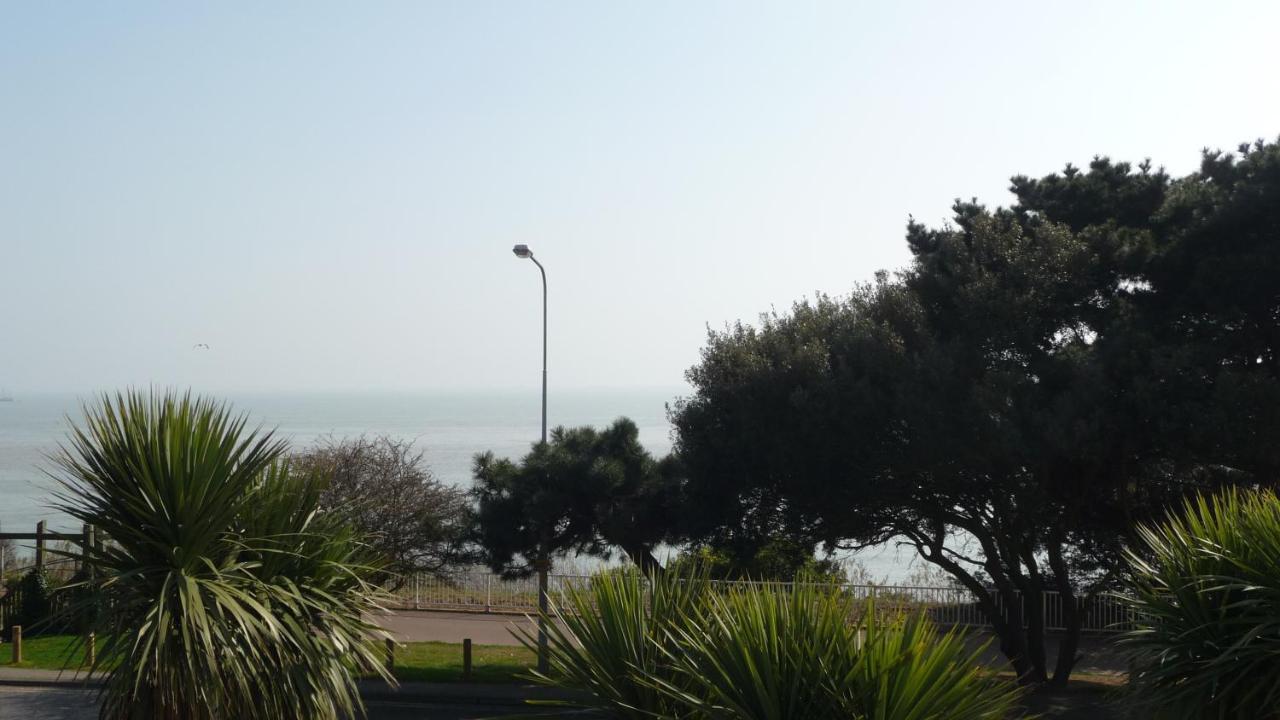 קלקטון און סי Esplanade Hotel מראה חיצוני תמונה
